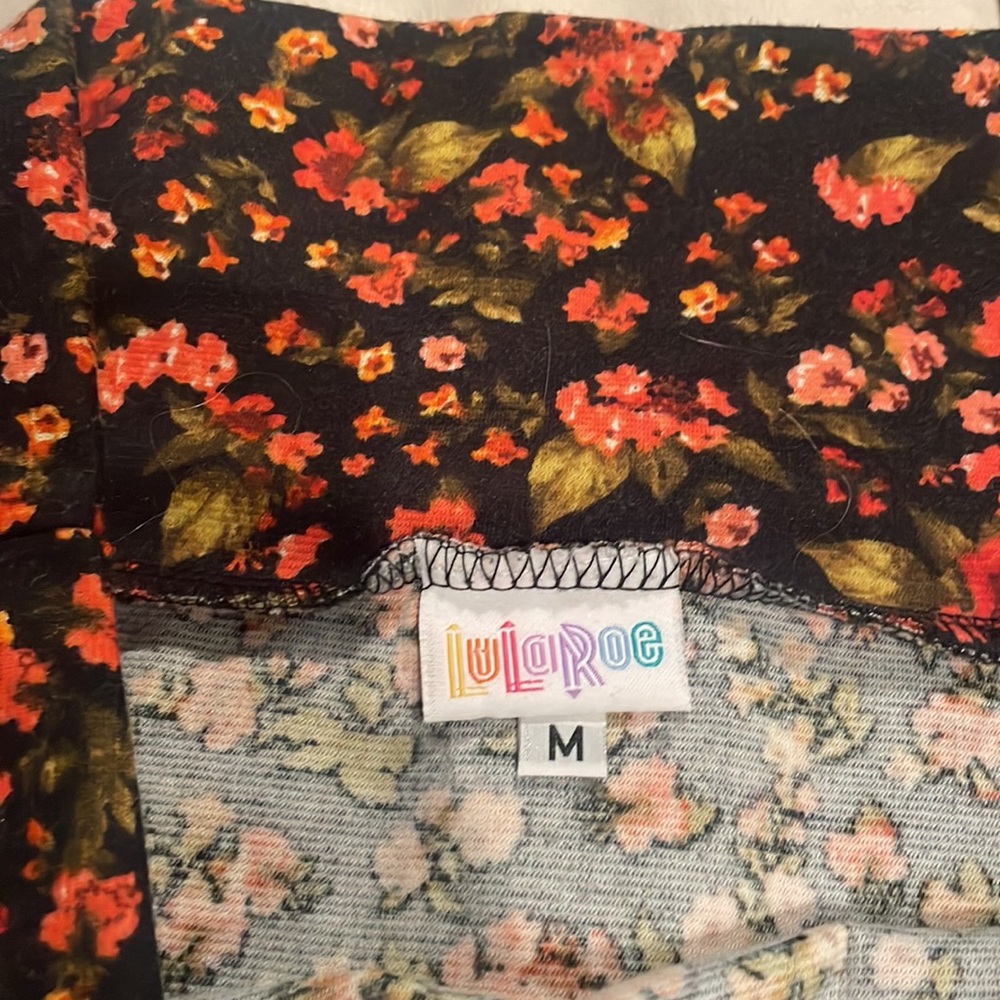 Floral Skirt. - Picture 3 of 3